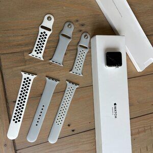 Apple Watch Series 3 - Cracked Screen but works perfectly plus 3 Bands